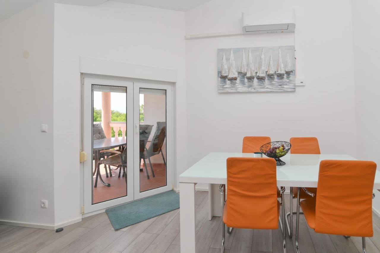 Apartments Basic Sveti Anton 88 Малинска Экстерьер фото