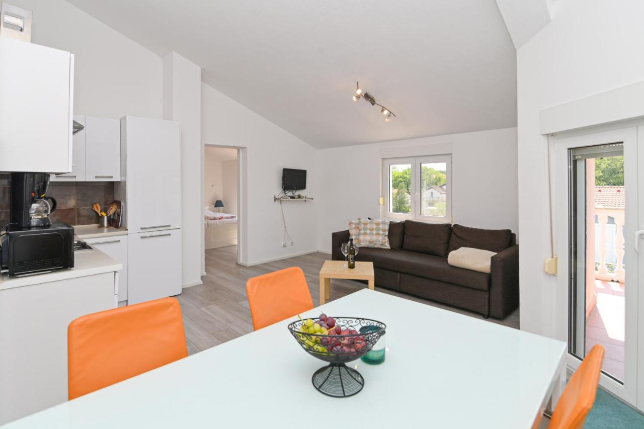Apartments Basic Sveti Anton 88 Малинска Экстерьер фото